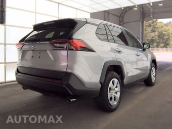 2025 Toyota RAV4 LE - miniatura 4