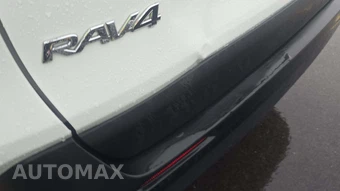 2025 Toyota RAV4 LE - miniatura 21