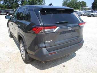 2025 Toyota RAV4 LE - miniatura 13