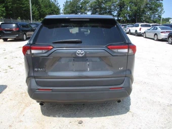 2025 Toyota RAV4 LE - miniatura 2