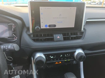 2025 Toyota RAV4 LE - miniatura 11