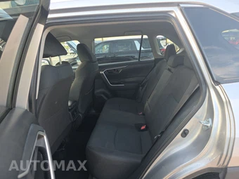 2025 Toyota RAV4 LE - miniatura 13