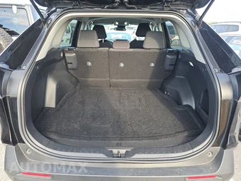 2025 Toyota RAV4 LE – miniatura 16