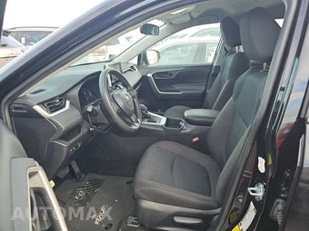 2025 Toyota RAV4 LE – miniatura 7