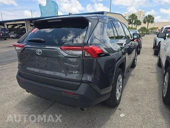 2025 Toyota RAV4 LE - miniatura 4