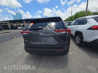 2025 Toyota RAV4 LE - miniatura 5