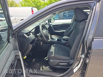 2025 Toyota RAV4 LE - miniatura 7