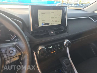 2025 Toyota RAV4 LE - miniatura 11