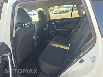 2025 Toyota RAV4 LE - miniatura 13