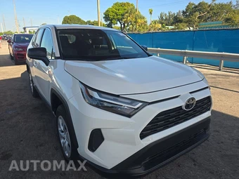 2025 Toyota RAV4 LE - miniatura 3