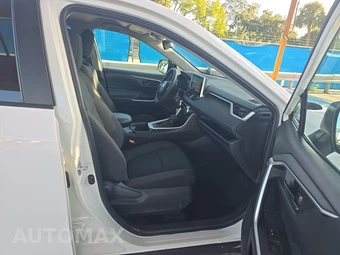 2025 Toyota RAV4 LE - miniatura 8