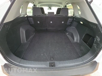 2025 Toyota RAV4 LE - miniatura 16
