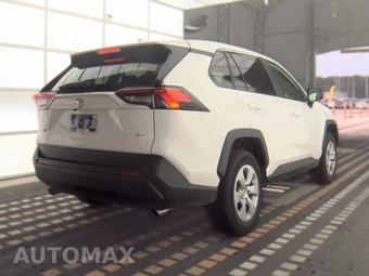 2025 Toyota RAV4 LE - miniatura 4