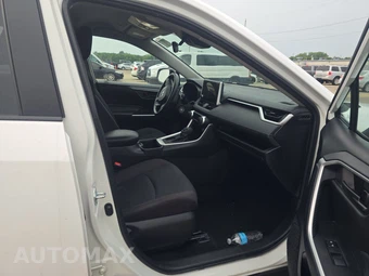 2025 Toyota RAV4 LE - miniatura 8