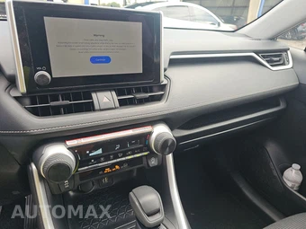 2025 Toyota RAV4 LE - miniatura 11