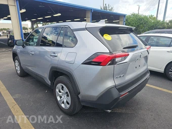 2025 Toyota RAV4 LE - miniatura 6