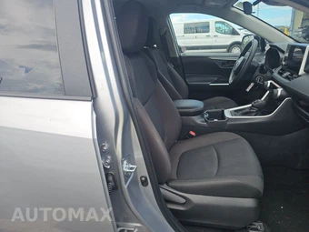 2025 Toyota RAV4 LE - miniatura 8