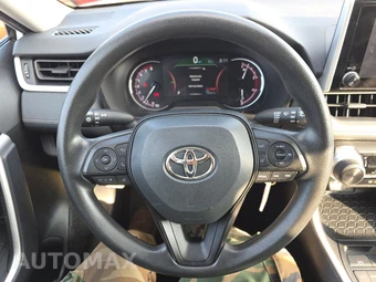 2025 Toyota RAV4 LE - miniatura 10