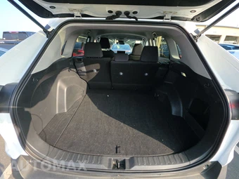 2025 Toyota RAV4 LE - miniatura 16