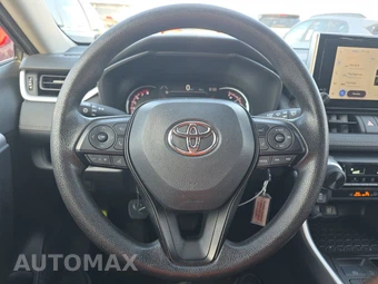 2025 Toyota RAV4 LE – miniatura 10