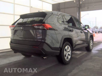 2025 Toyota RAV4 LE – miniatura 4