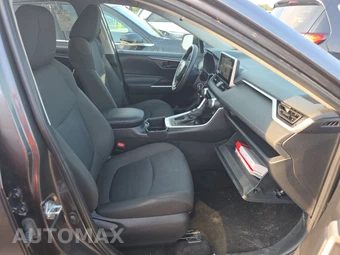2025 Toyota RAV4 LE – miniatura 8