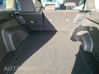 2025 Toyota RAV4 LE - miniatura 16
