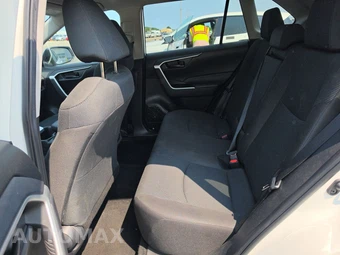 2025 Toyota RAV4 LE – miniatura 13