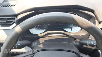 2025 Toyota RAV4 LE – miniatura 21