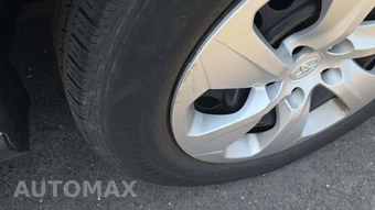 2025 Toyota RAV4 LE – miniatura 23