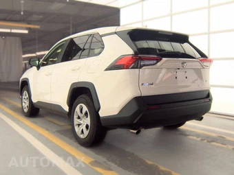 2025 Toyota RAV4 LE – miniatura 6