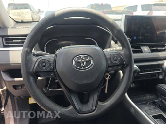 2025 Toyota RAV4 LE – miniatura 10
