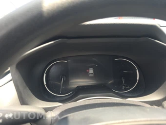 2025 Toyota RAV4 LE – miniatura 12