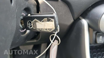 2025 Toyota RAV4 LE – miniatura 19