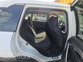 2025 Toyota RAV4 LE – miniatura 13