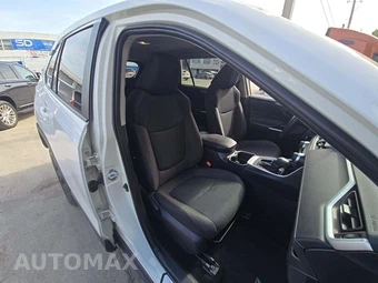 2025 Toyota RAV4 LE – miniatura 15