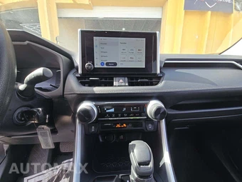 2025 Toyota RAV4 LE – miniatura 7
