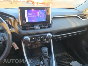 2025 Toyota RAV4 LE - miniatura 11