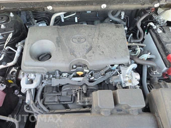 2025 Toyota RAV4 LE - miniatura 15