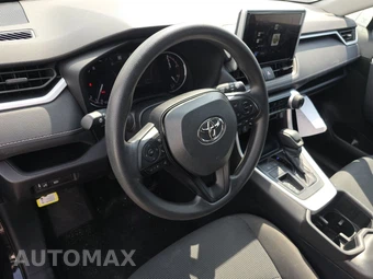 2025 Toyota RAV4 LE - miniatura 10