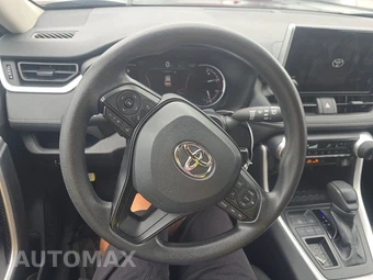 2025 Toyota RAV4 LE - miniatura 10