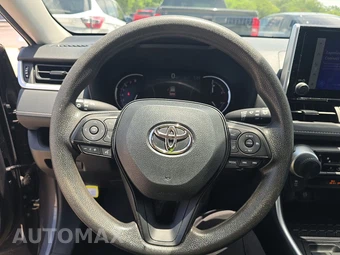 2025 Toyota RAV4 LE – miniatura 10
