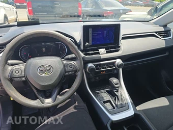 2025 Toyota RAV4 LE – miniatura 11