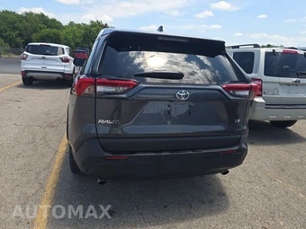 2025 Toyota RAV4 LE – miniatura 5