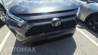 2025 Toyota RAV4 LE - miniatura 19
