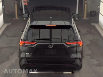 2025 Toyota RAV4 LE - miniatura 5