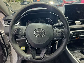 2025 Toyota RAV4 LE - miniatura 10