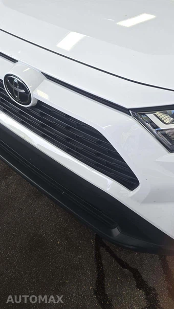 2025 Toyota RAV4 LE - miniatura 19