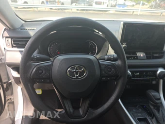 2025 Toyota RAV4 LE - miniatura 10
