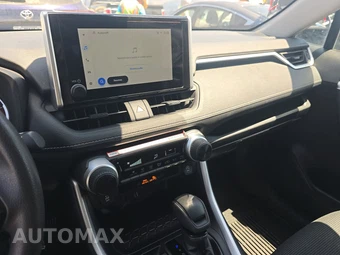 2025 Toyota RAV4 LE - miniatura 11